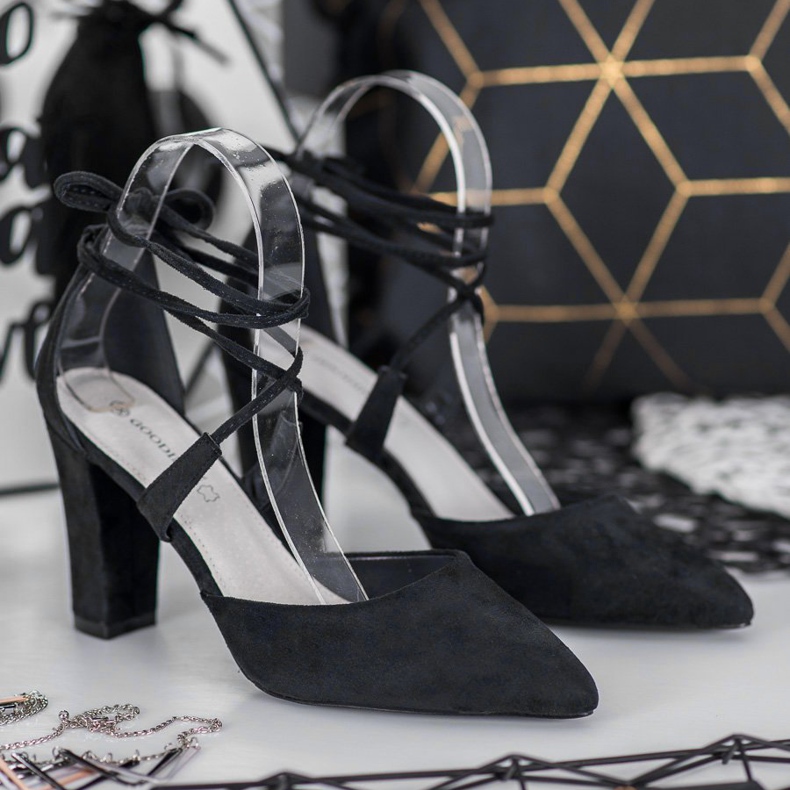 Goodin Sidotut pumput musta 1