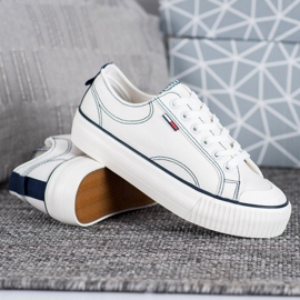 SHELOVET Valkoiset lenkkarit lavalla valkoinen 1