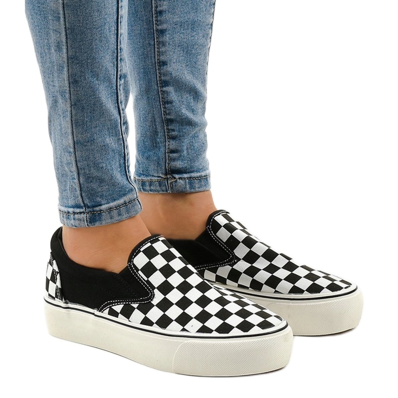 Mustat lenkkarit B5138-B valkoinen 1