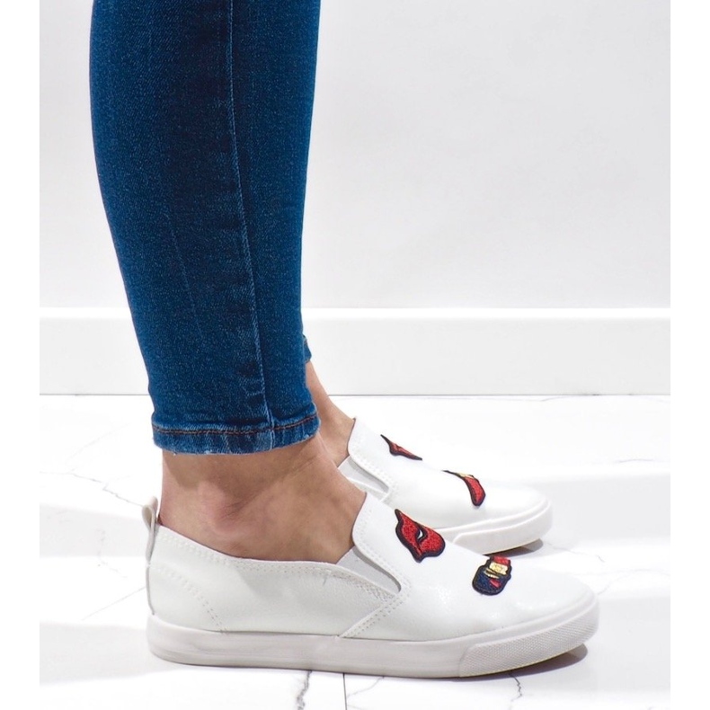 Valkoiset lenkkarit painatuksilla G1202A-2 valkoinen 2