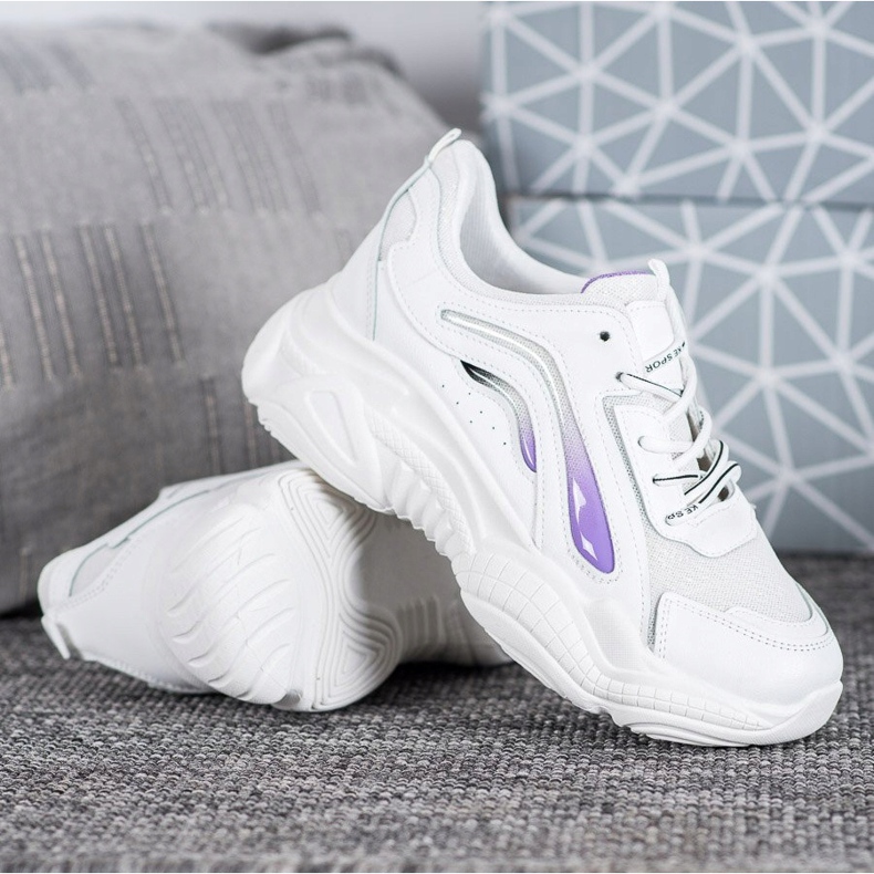 SHELOVET Muodikkaat lenkkarit lavalla valkoinen 1