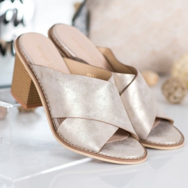 Sergio Leone Kultaiset tossut baarissa kultainen 2