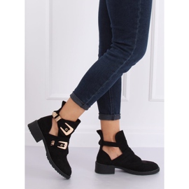 Mustat leikkaavat saappaat ZE01P Musta 1