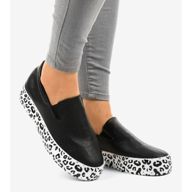 Mustat WNH-3 lenkkarit 2