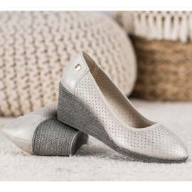 Kevyet kiilapumput beige 2