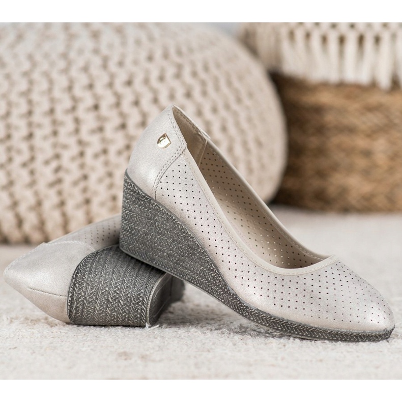 Kevyet kiilapumput beige 2