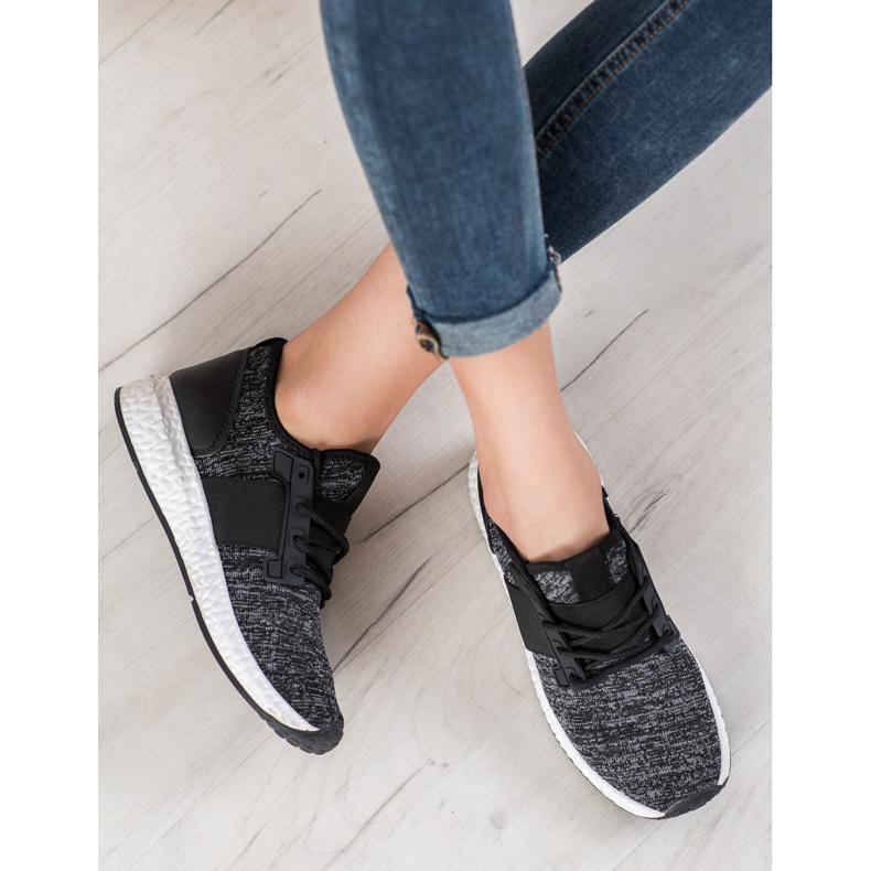 Bona Urheilukengät lavalla musta 1