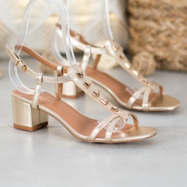 Small Swan Kultaiset sandaalit nastoilla kultainen 1