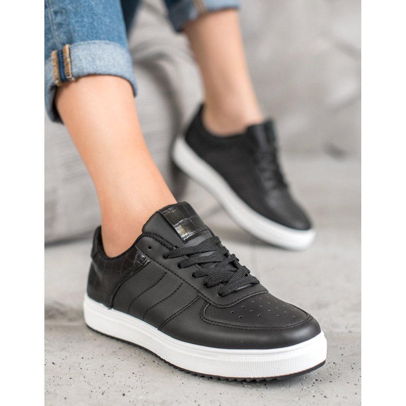 SHELOVET Tyylikkäät kengät alustalla musta 1