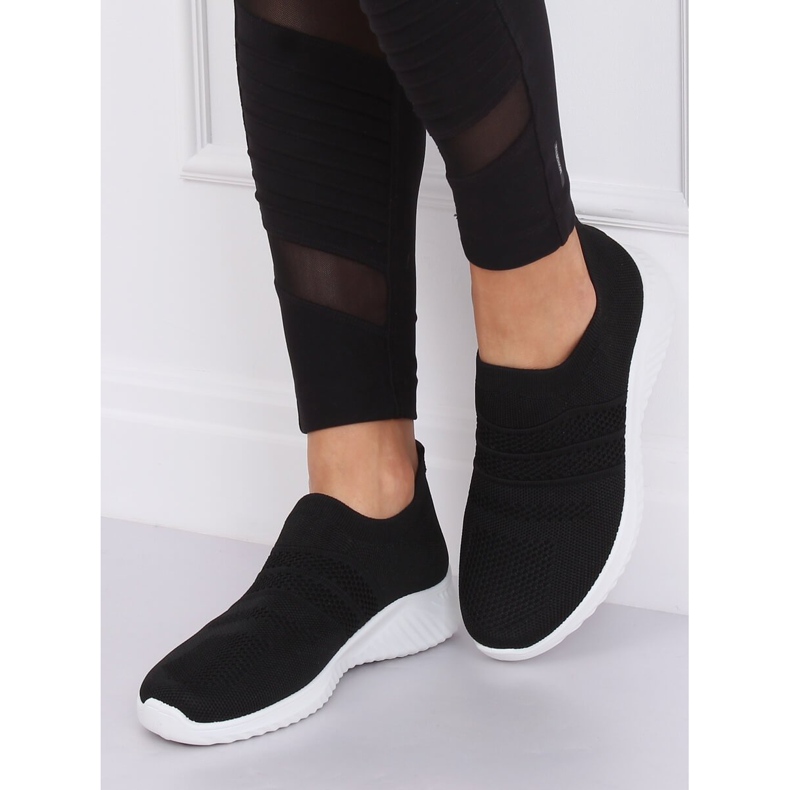 Musta NB331P Mustat urheilukengät 1