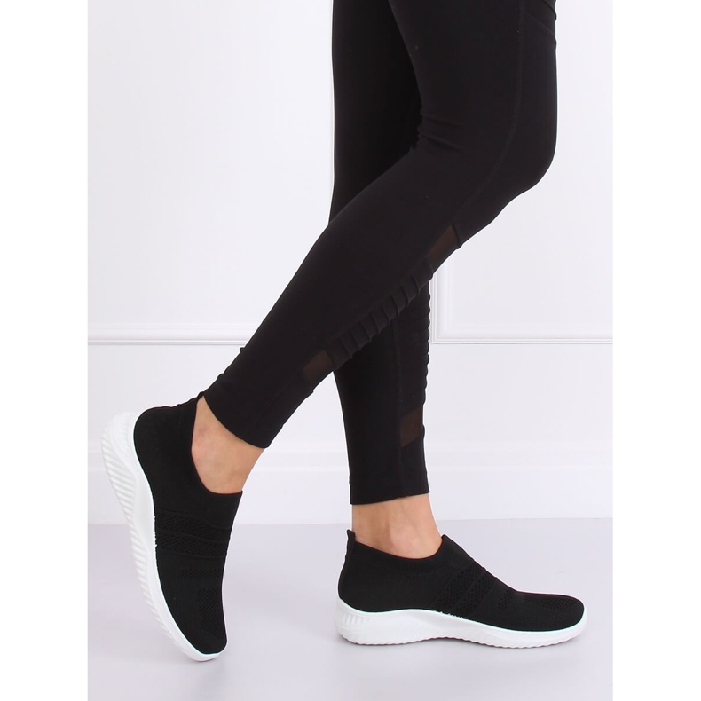 Musta NB331P Mustat urheilukengät 2