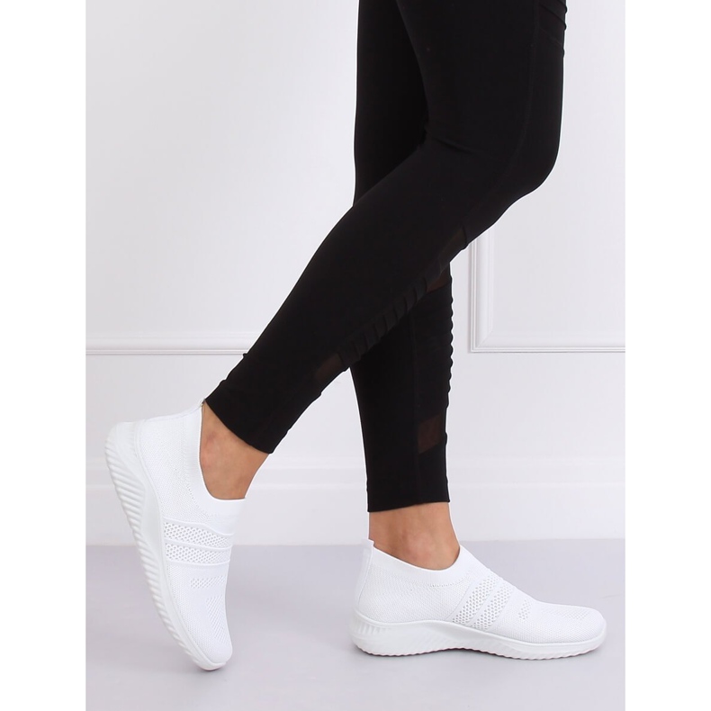 Valkoiset NB331P Valkoiset urheilukengät valkoinen 1