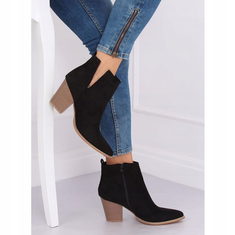 Mustat saappaat siirtymävaiheen mustalla ZE03P Black 2