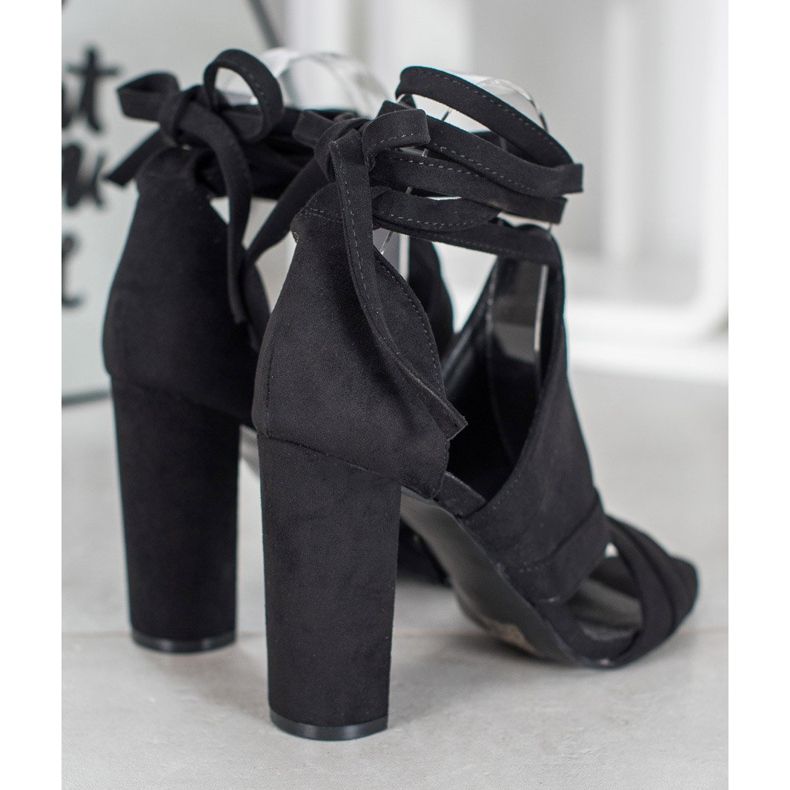 Seastar Sidotut sandaalit postissa musta 1