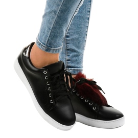 Klassiset mustat lenkkarit 68-41 1