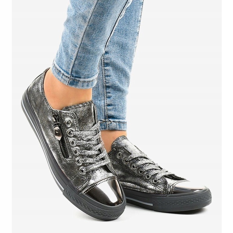 Harmaat kiiltävät lenkkarit TL-64 2