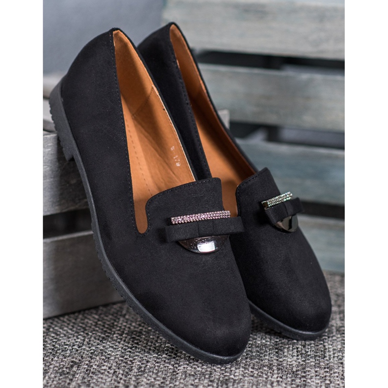 Miss Laura Lords With Ornament musta 1