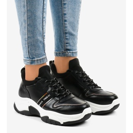 Muodikkaat lenkkarit, jotka on valmistettu ekonahasta B0-189 musta 1