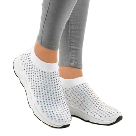 Valkoiset urheilukengät, joissa kuutio zirkoniat LG27 valkoinen 1