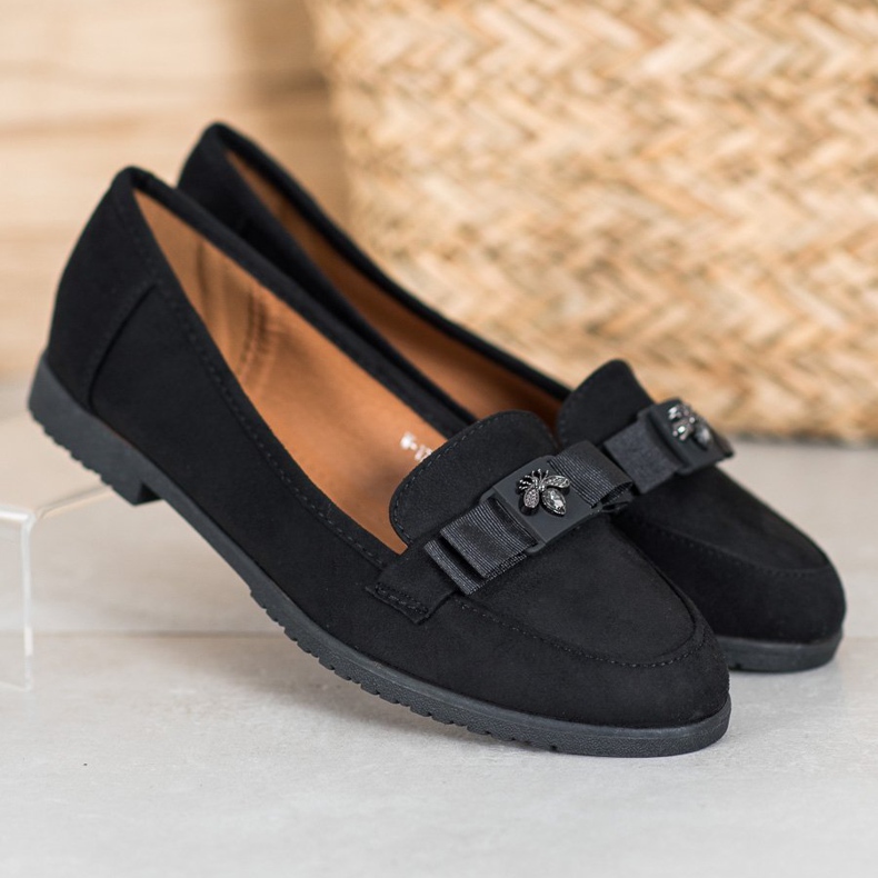 Miss Laura Herrat koristeellisella keulalla musta 2