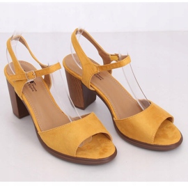 Korkeakorkoiset sandaalit hunaja 660-6 Keltainen 1