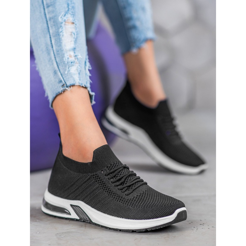 SHELOVET Mustat tekstiilikengät alustalla 1