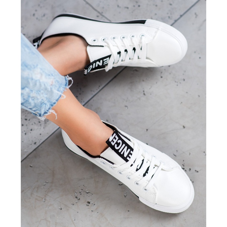 SHELOVET Tennarit, joissa Eco -nahka Nizza valkoinen 2