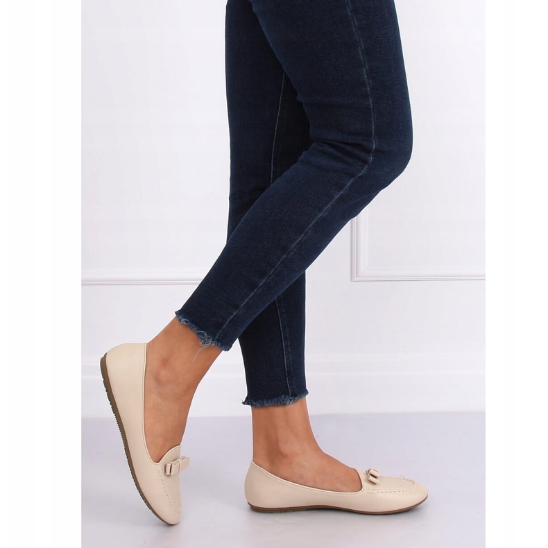 Naisten beige -leivänpaahtimet A8637 Beige 2