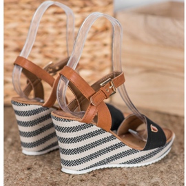 Goodin Muodikkaat kiilamaiset sandaalit ruskea musta monivärinen 2