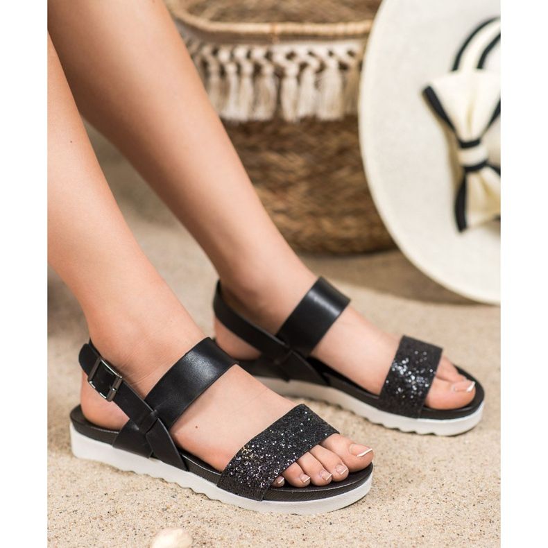 Filippo Mustat sandaalit alustalla 1