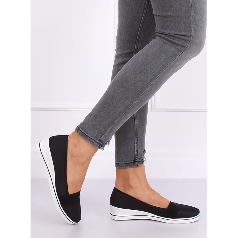 Musta kiilabaleriini S81B001 Musta 1