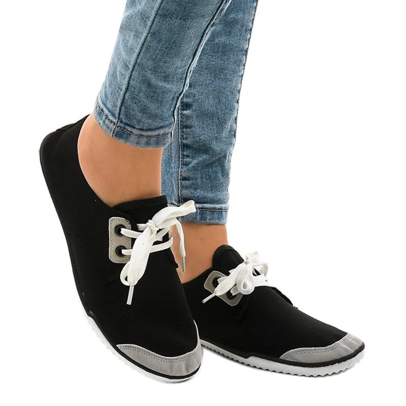 Mustat BO-6 lenkkarit 1