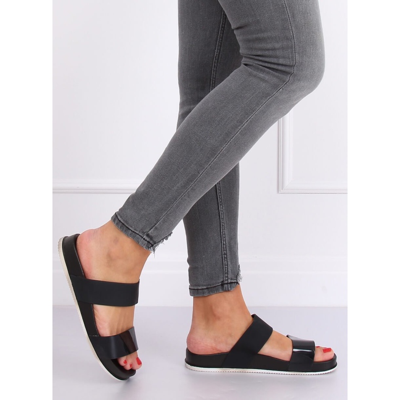 Musta CK66P Musta tossut kuminauhoilla 2