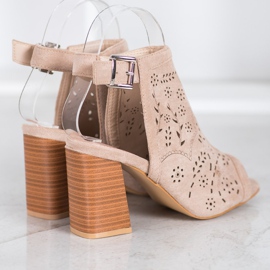 Mannika Sisäänrakennetut avoimet sandaalit ruskea 1