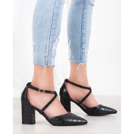 Seastar Mustat pumput 1