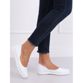 IC03 Valkoiset ballerinat valkoinen 1