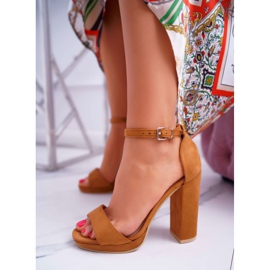 ADY Naisten sandaalit kantapäällä Camel Debora ruskea 1