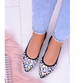 Lu Boo -musta ballerinat jopa elastisilla kivillä 2