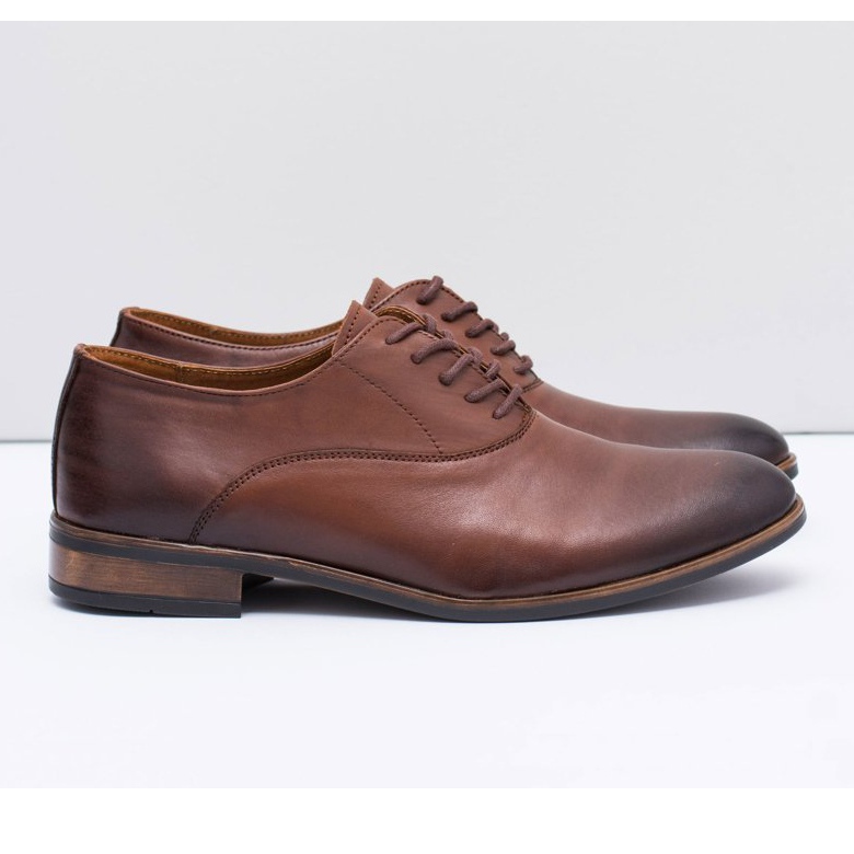 Bednarek Polish Shoes Miesten Brogues Bednarek -muodolliset nahkakengät Ruskea Clark 2