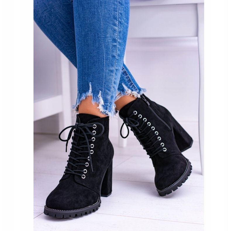 Lu Boo Black Suede Boots postitse Halsey Rhinestonesin kanssa musta 1