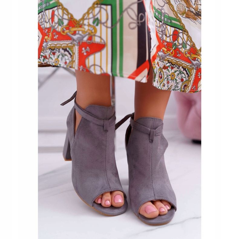 Vinceza Harmaat saapikkaat sandaalit baarissa harmaat 2