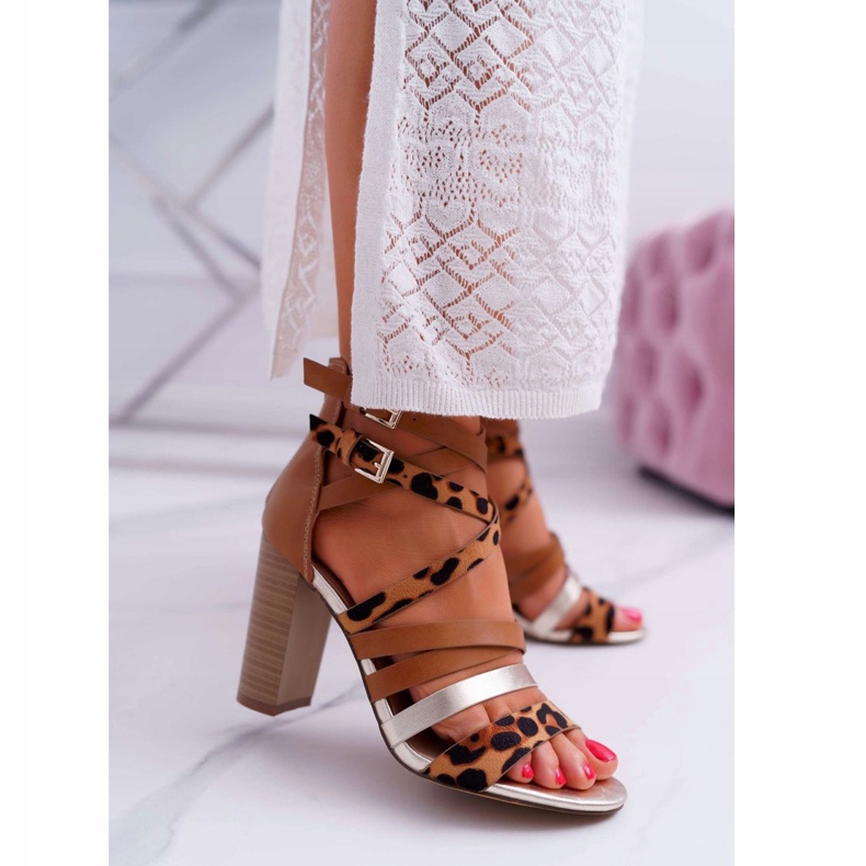 FE1 Tyylikkäät naisten sandaalit korkealla korolla Villey -vyöillä ruskea 1