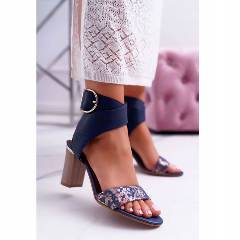 Nahkaiset naisten sandaalit Maciejka kantapäässä laivastonsininen 03597 1