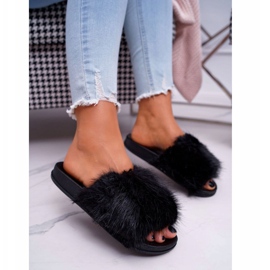 Naisten flip flops mustalla turkilla 1