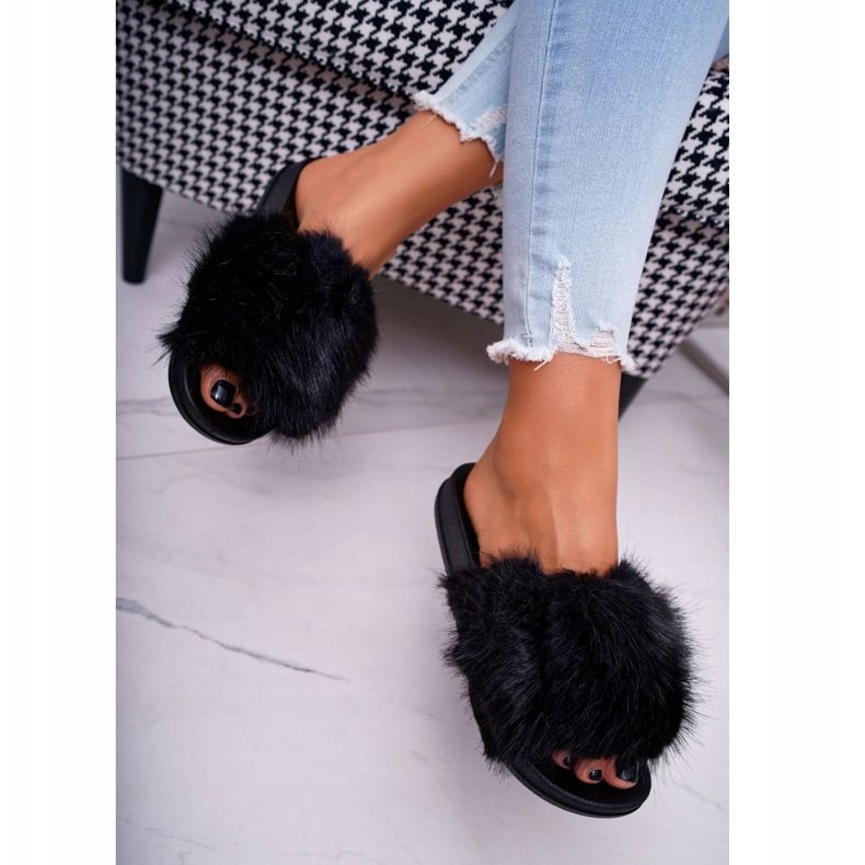 Naisten flip flops mustalla turkilla 2