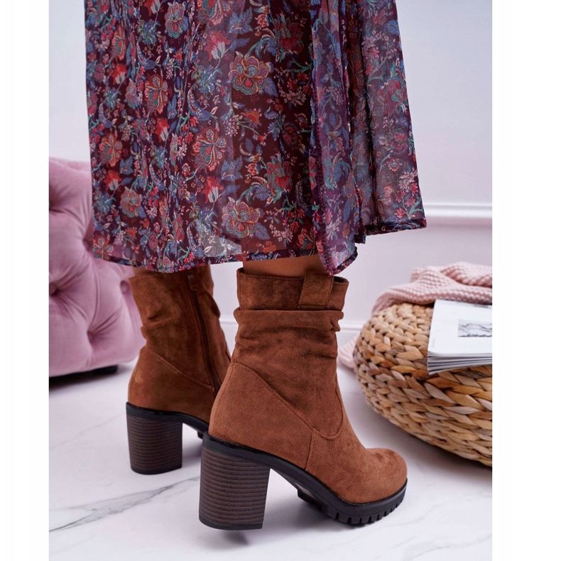 FB2 Naisten saappaat kantapäässä Mokkanahka Celma ruskea 2