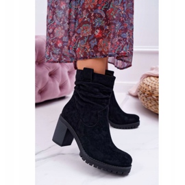 FB2 Naisten saappaat kantapäässä Suede Black Celma musta 1