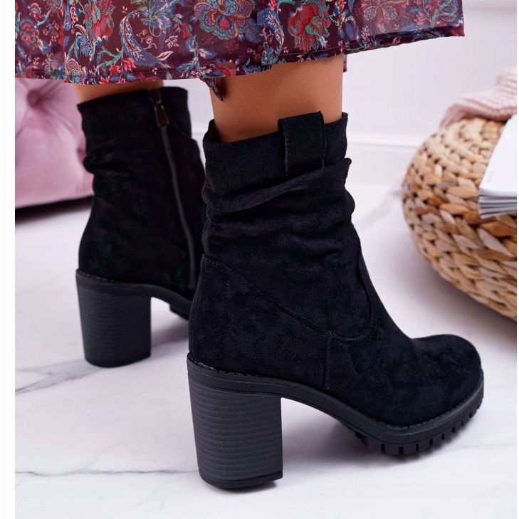 FB2 Naisten saappaat kantapäässä Suede Black Celma musta 2