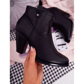 BUGO Naisten saappaat kantapäässä musta Memphis 1