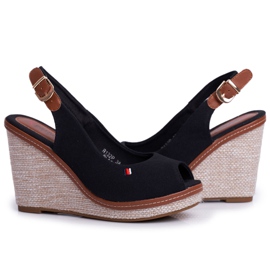 SEA Naisten sandaalit Wedge Black Tommy musta 1